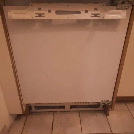 Small 1 Room-apartment In Center Of *