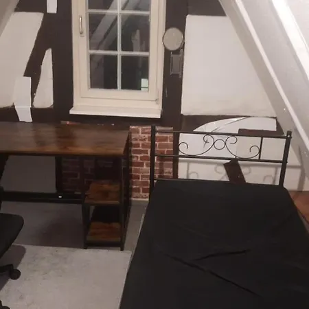 Small 1 Room-apartment In Center Of *